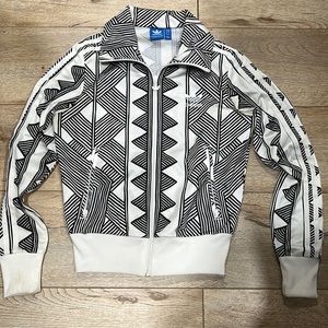 Adidas tracker jacket black and white size kids large